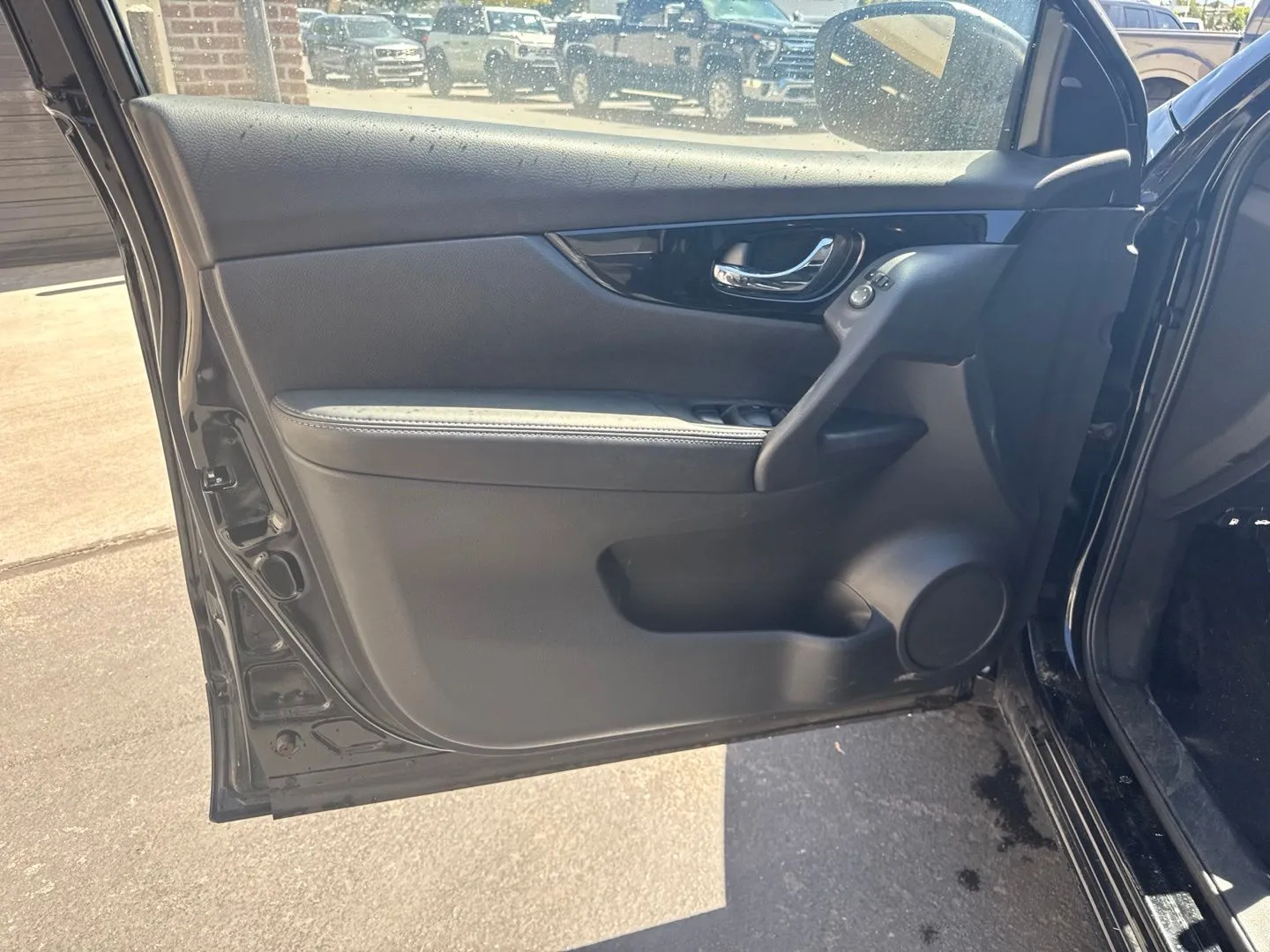 Nissan Rogue Sport photo 18