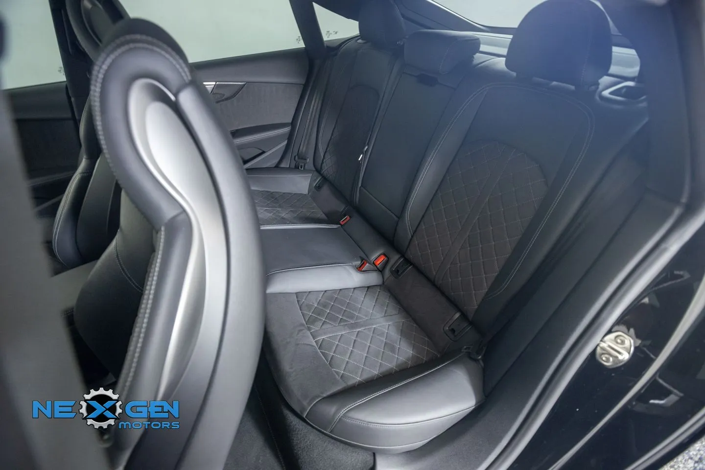 Audi S5 photo 33