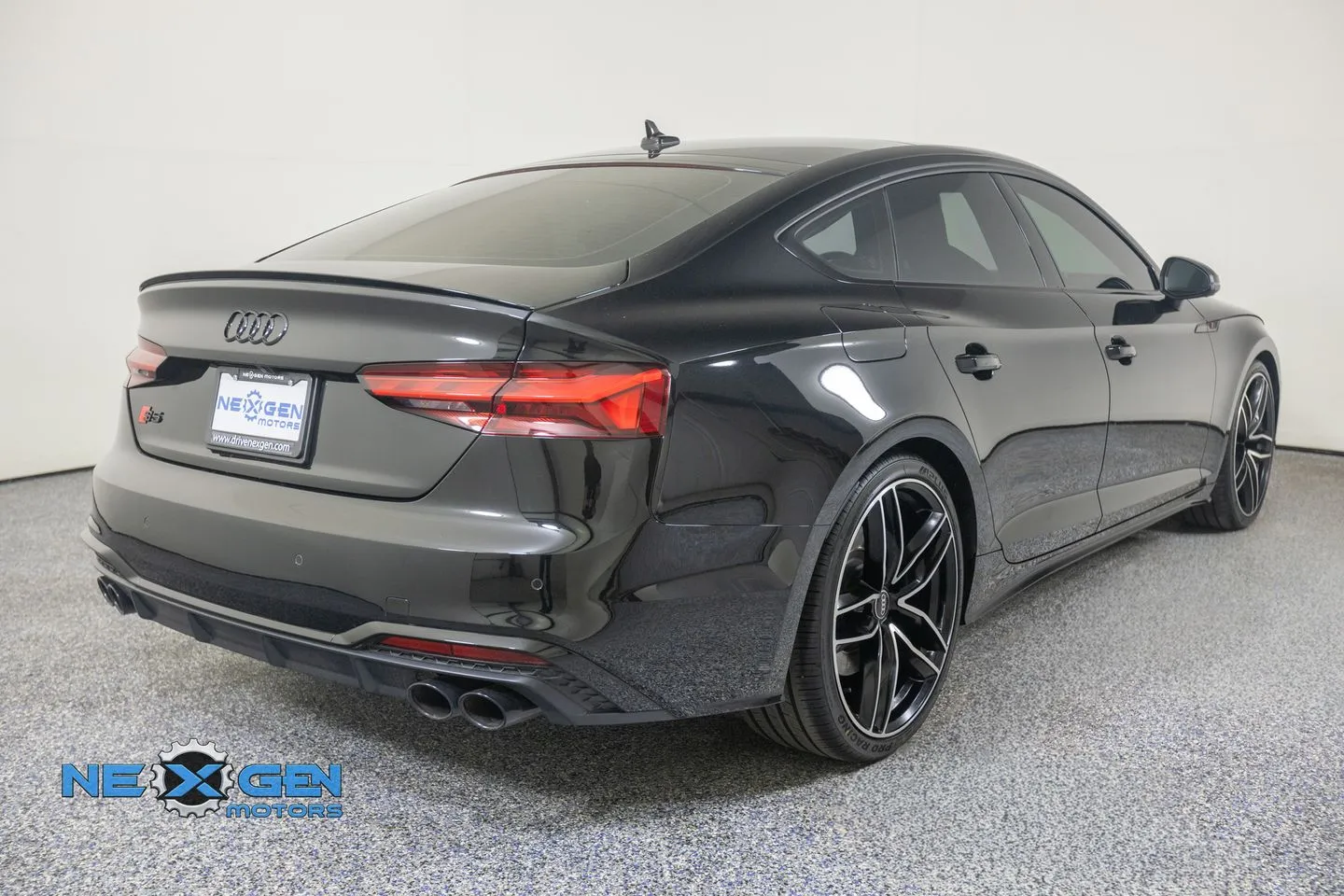 Audi S5 photo 8