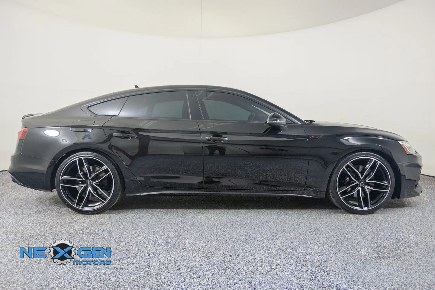 Audi S5 photo 9