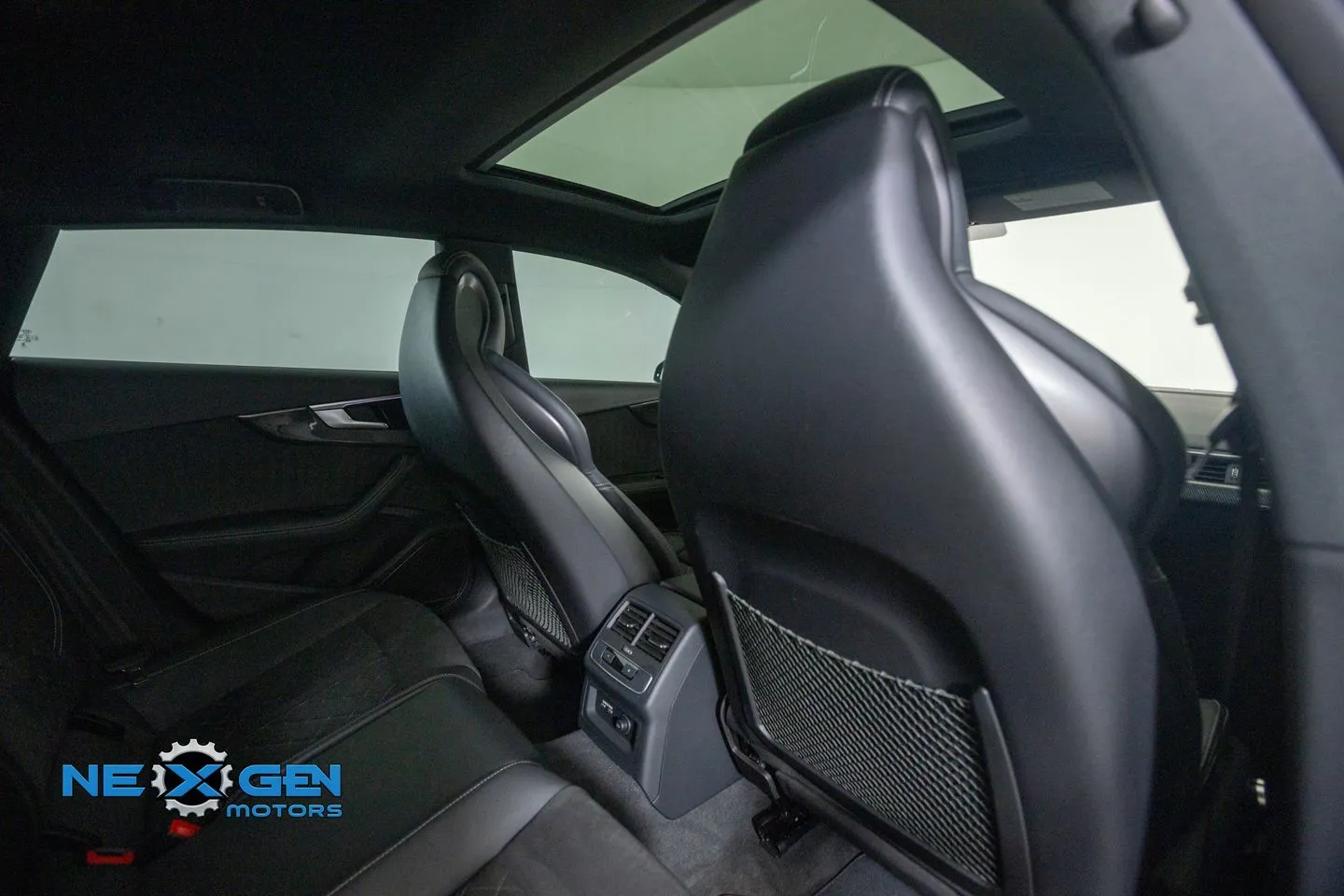 Audi S5 photo 36