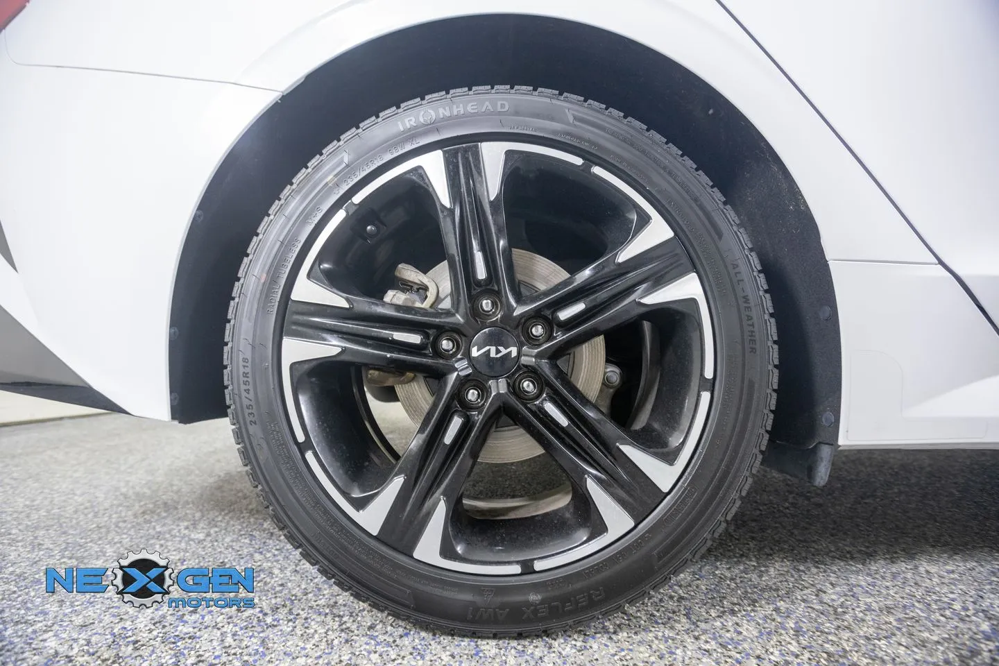 Kia K5 photo 44