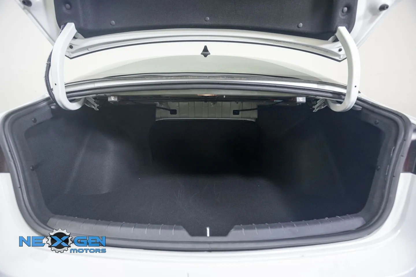 Kia K5 photo 32