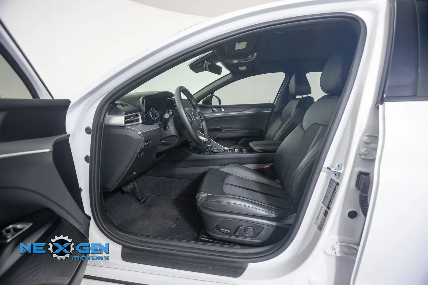 Kia K5 photo 12