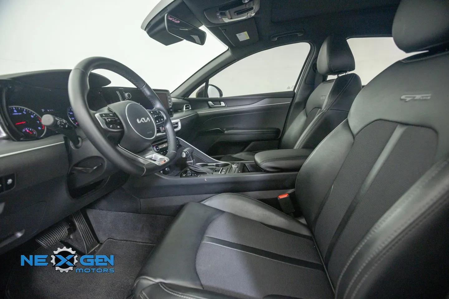 Kia K5 photo 11