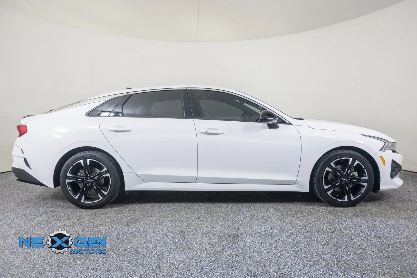 Kia K5 photo 9