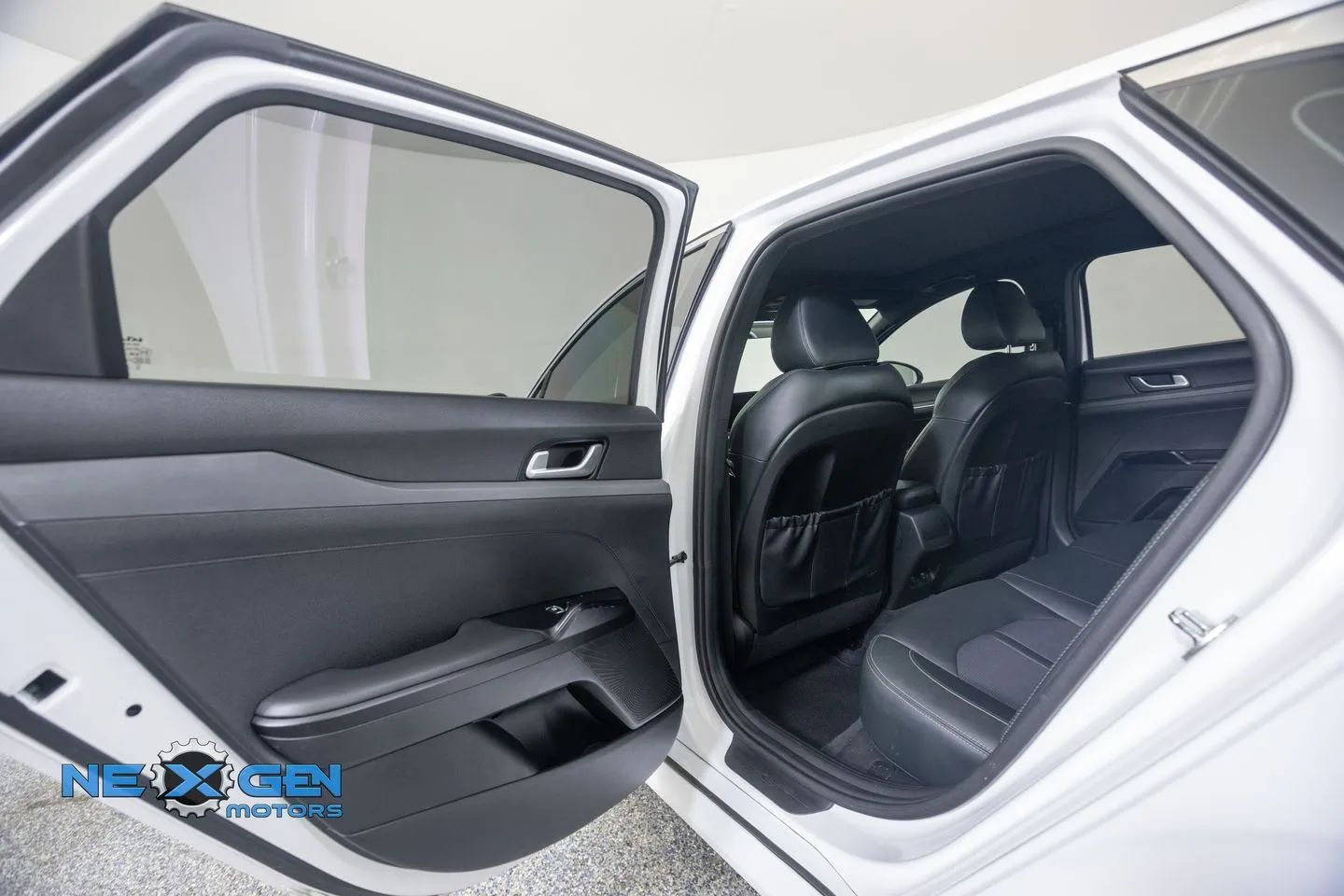 Kia K5 photo 25