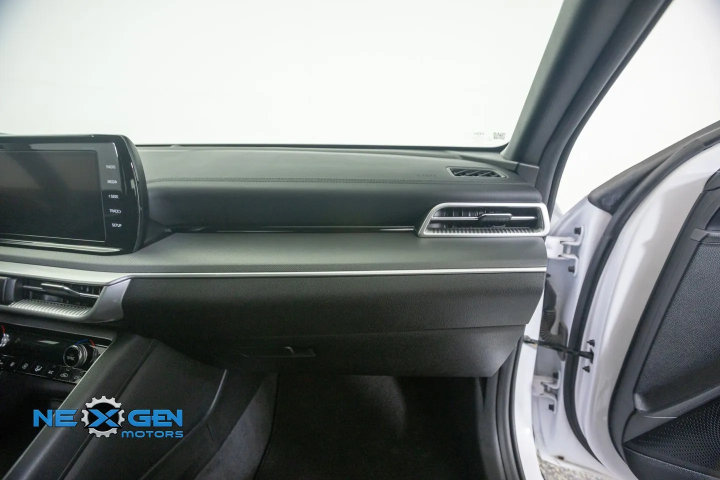 Kia K5 photo 41