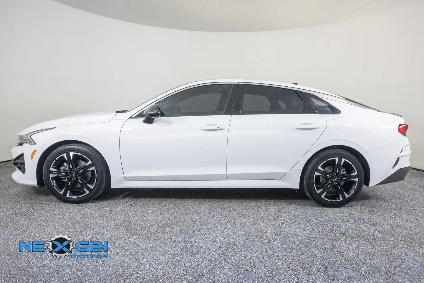 Kia K5 photo 5