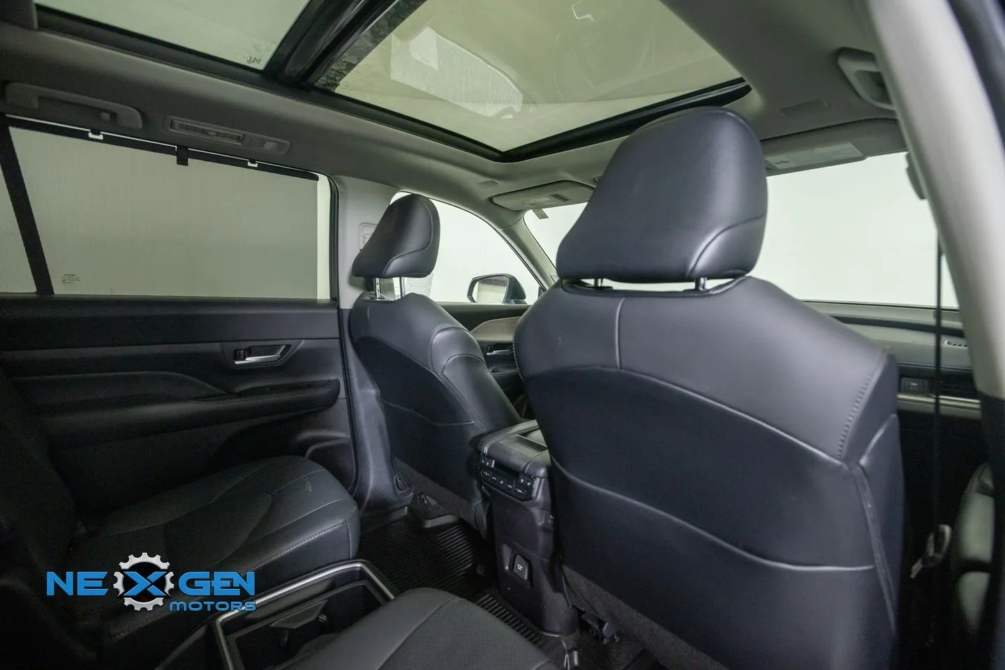 Toyota Grand Highlander photo 41