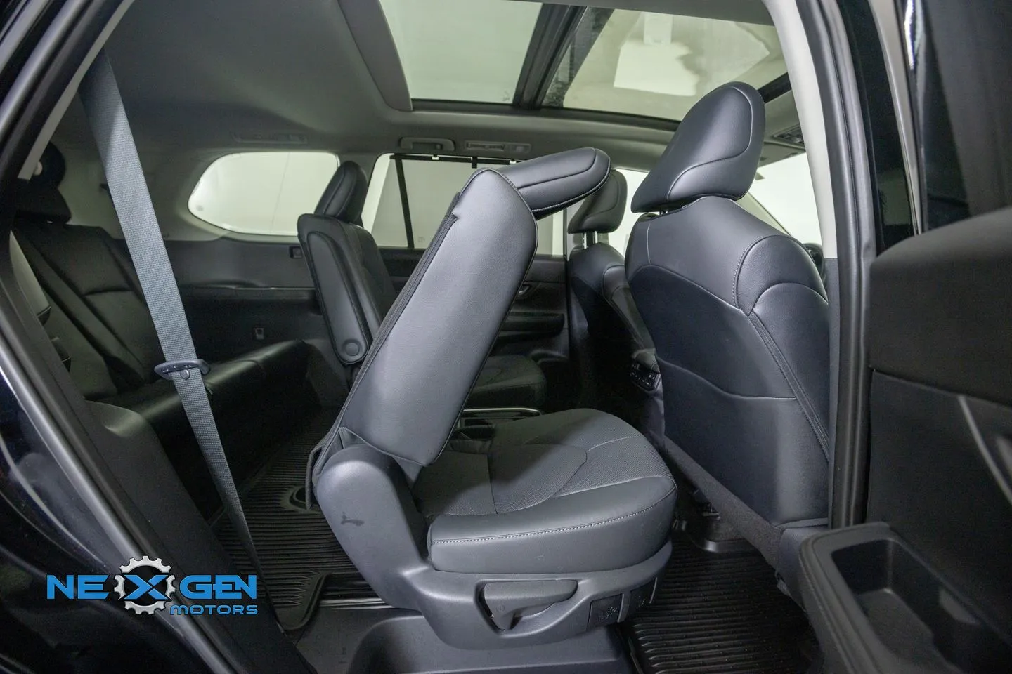 Toyota Grand Highlander photo 43