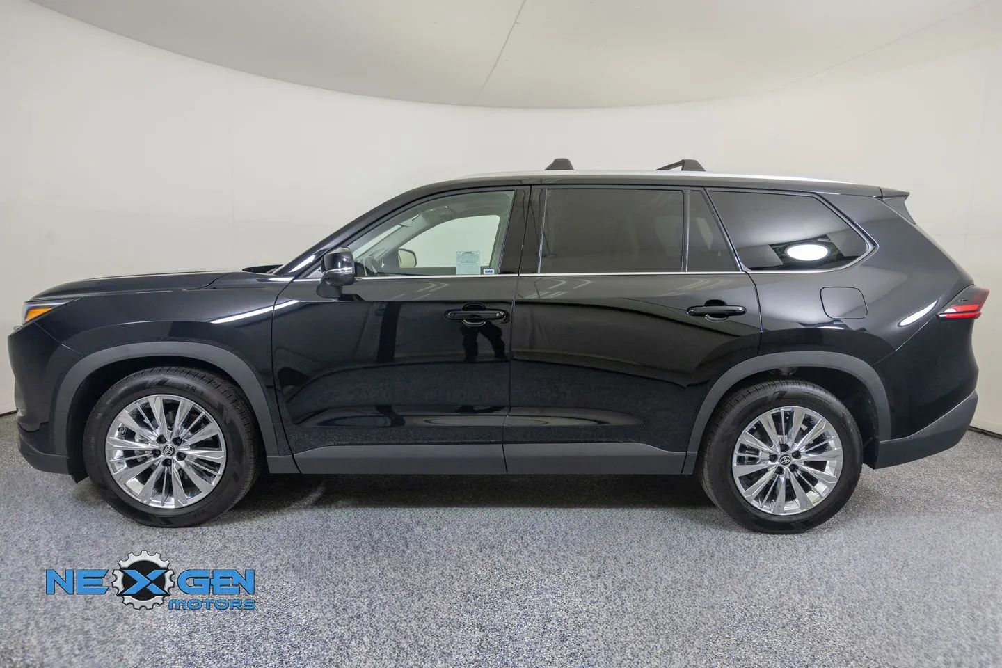 Toyota Grand Highlander photo 27