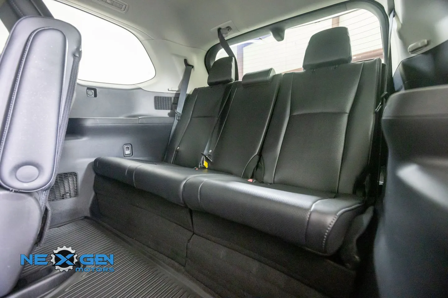 Toyota Grand Highlander photo 33