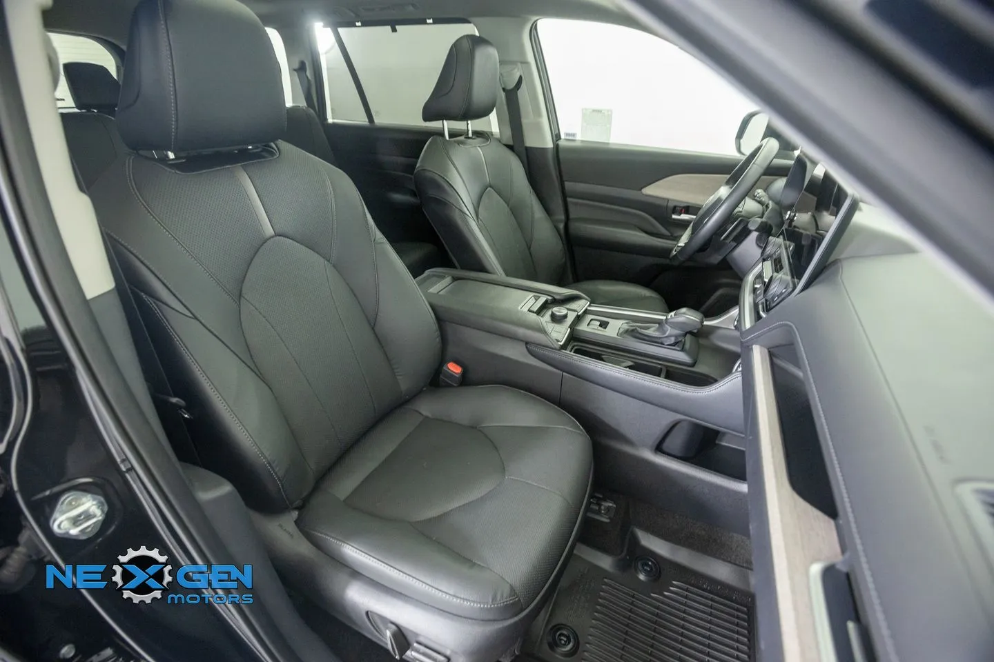 Toyota Grand Highlander photo 10