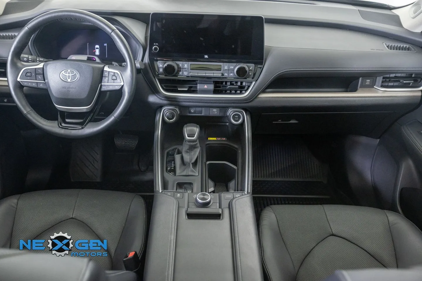 Toyota Grand Highlander photo 4