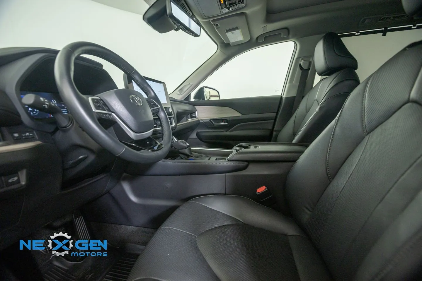 Toyota Grand Highlander photo 13