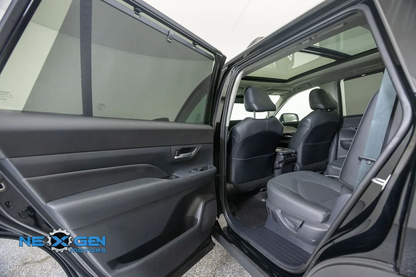 Toyota Grand Highlander photo 29