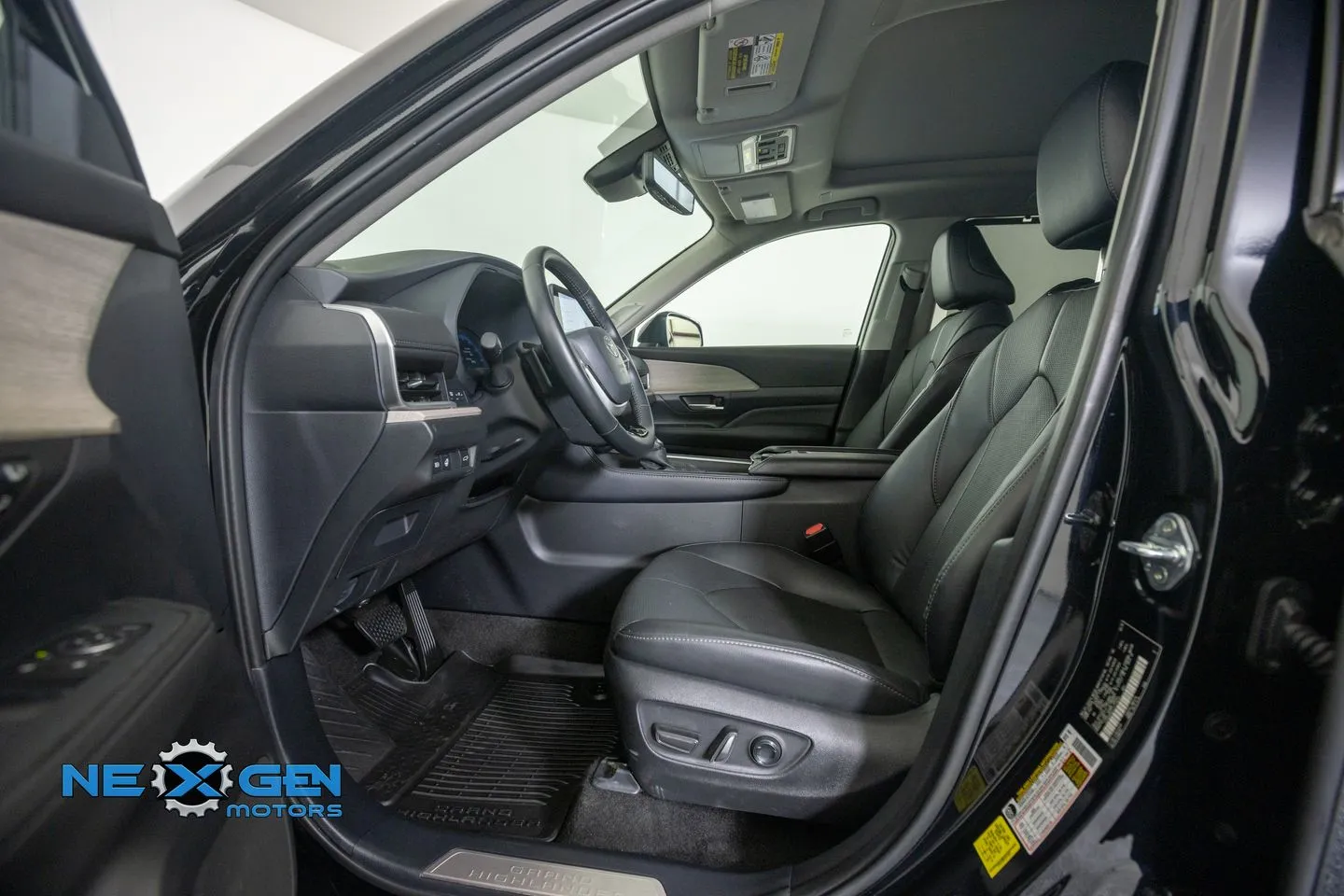 Toyota Grand Highlander photo 14