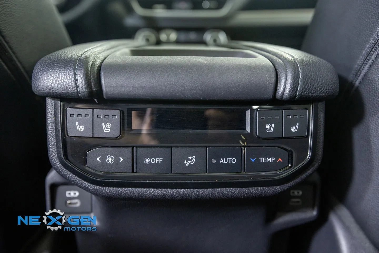 Toyota Grand Highlander photo 34