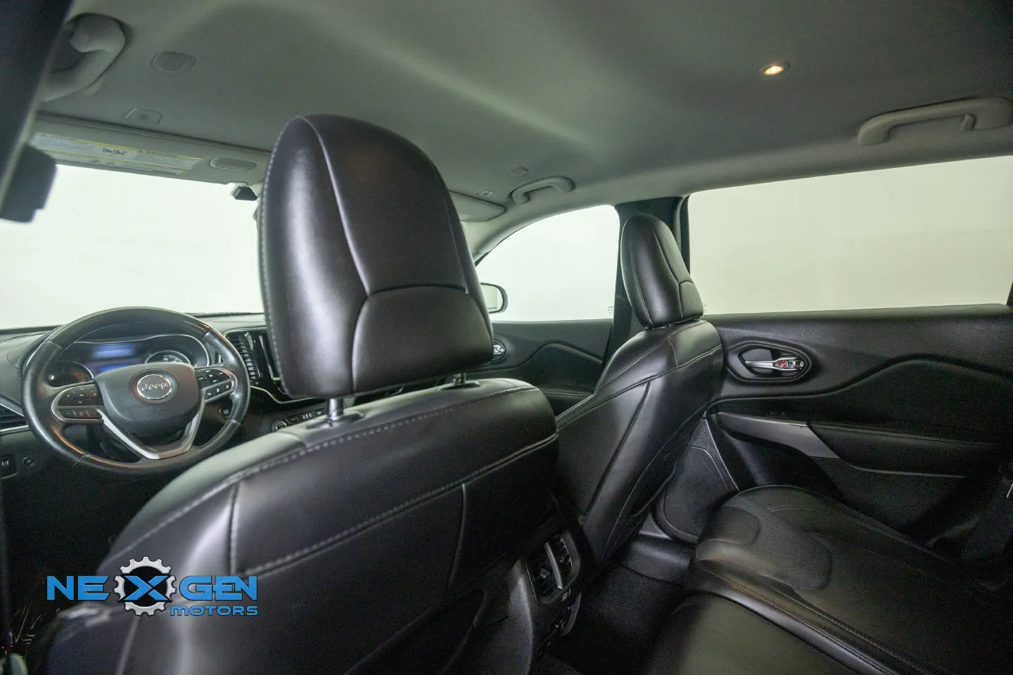 Jeep Cherokee photo 31