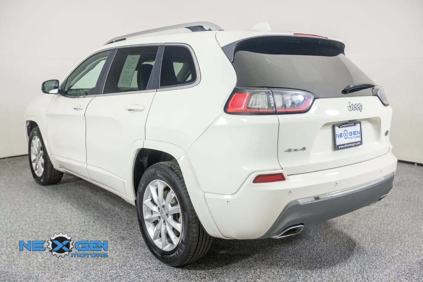 Jeep Cherokee photo 29
