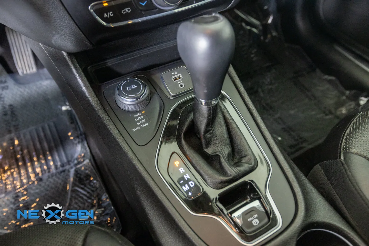 Jeep Cherokee photo 25