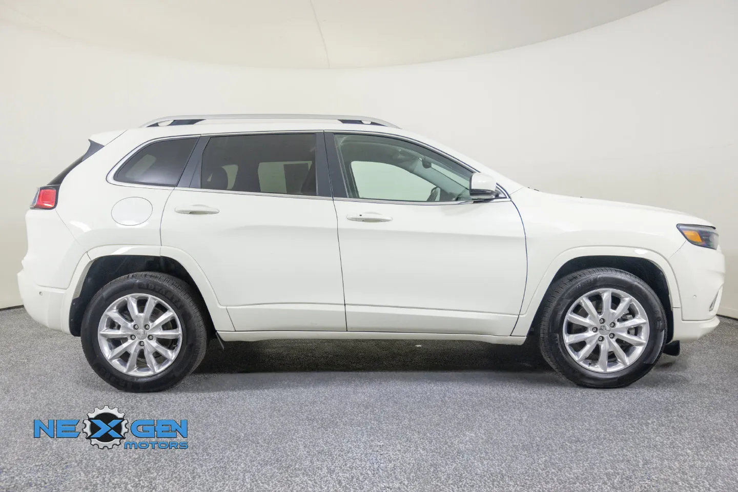 Jeep Cherokee photo 38
