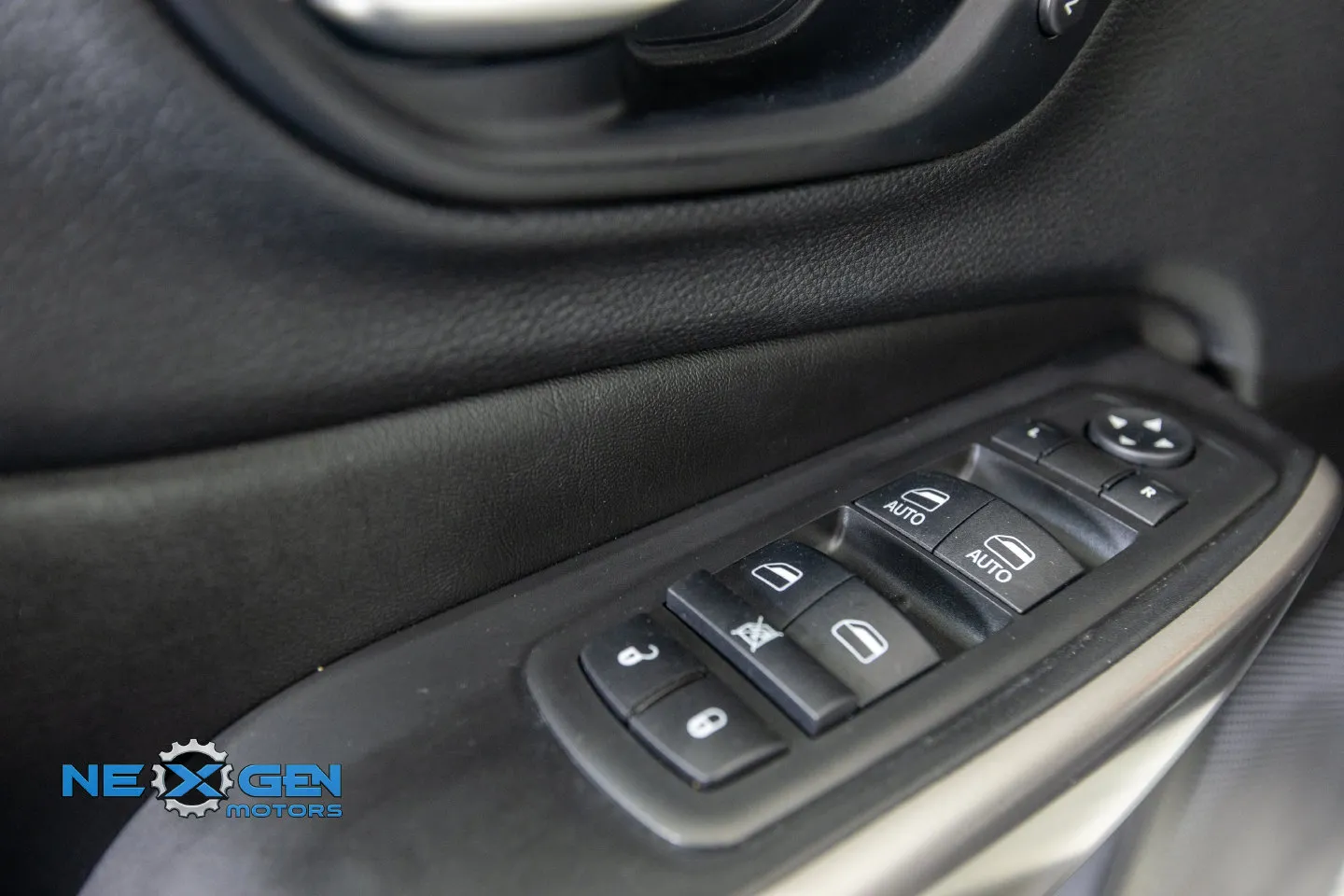 Jeep Cherokee photo 15
