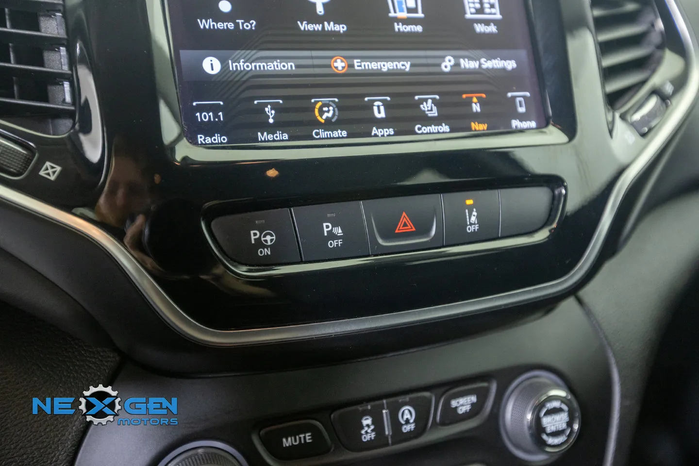 Jeep Cherokee photo 23