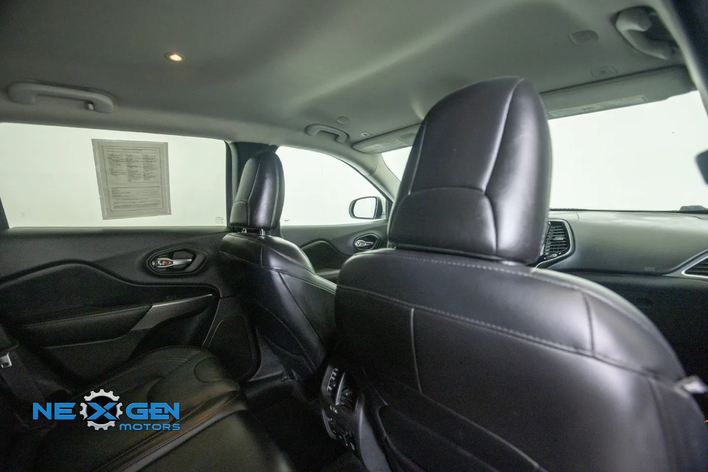 Jeep Cherokee photo 40