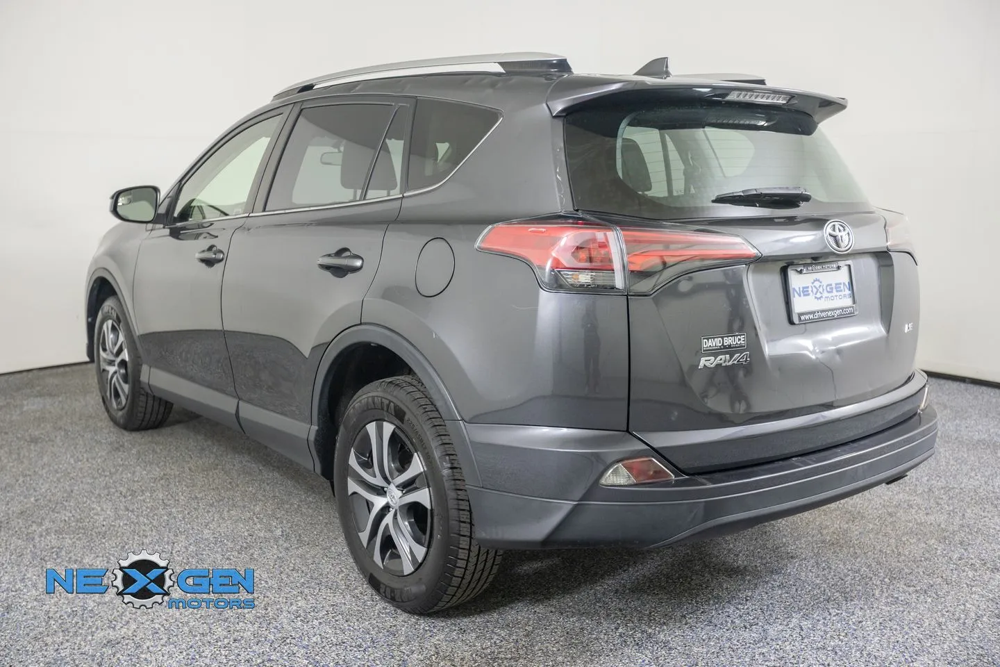 Toyota RAV4 photo 6