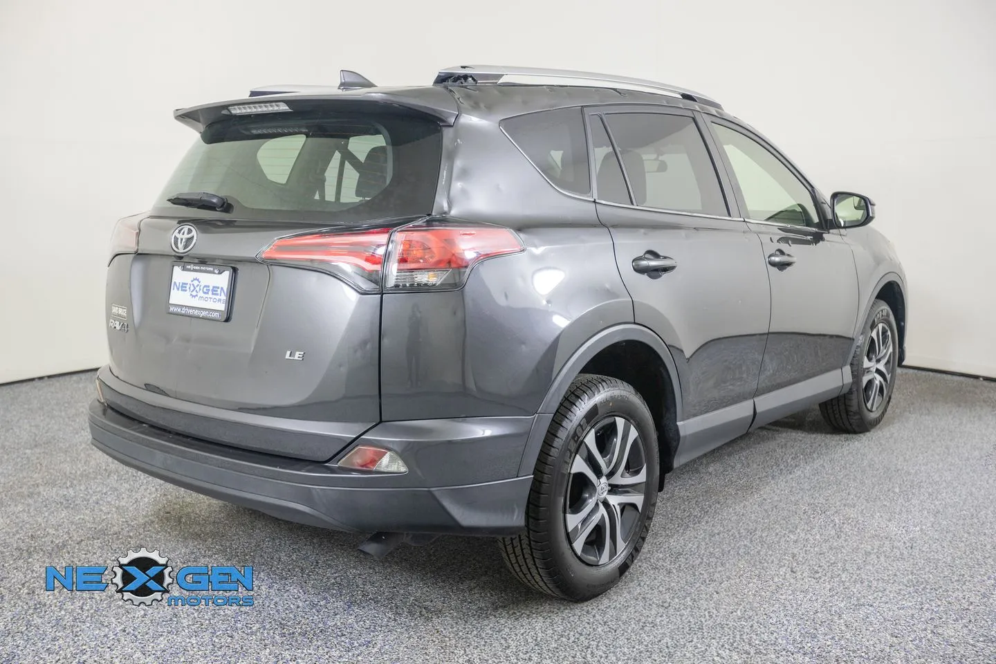 Toyota RAV4 photo 8