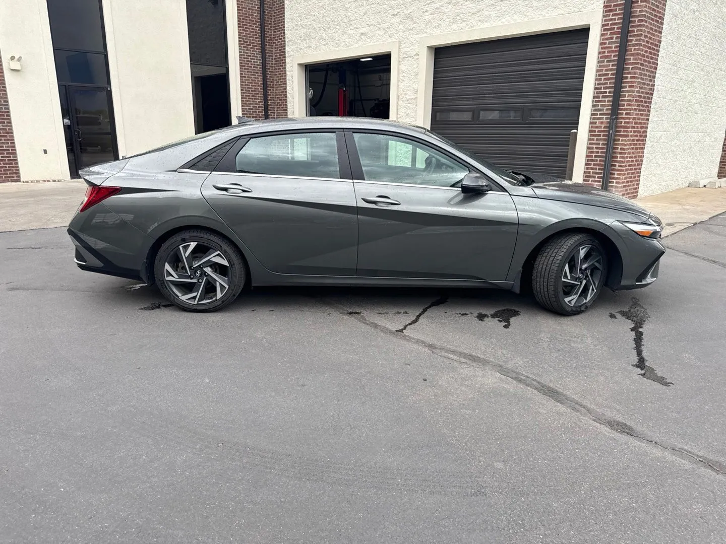 Hyundai Elantra photo 8