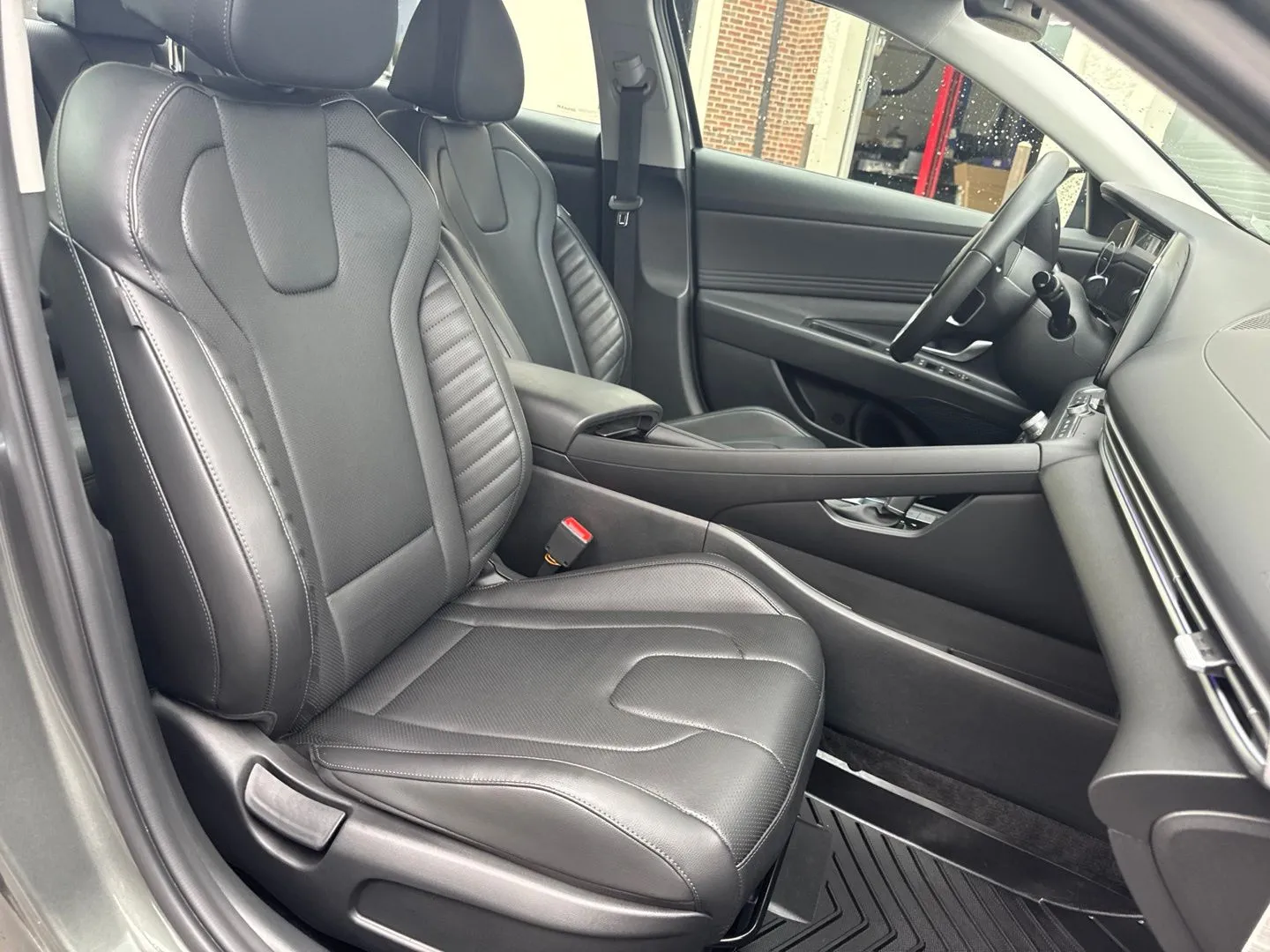 Hyundai Elantra photo 9