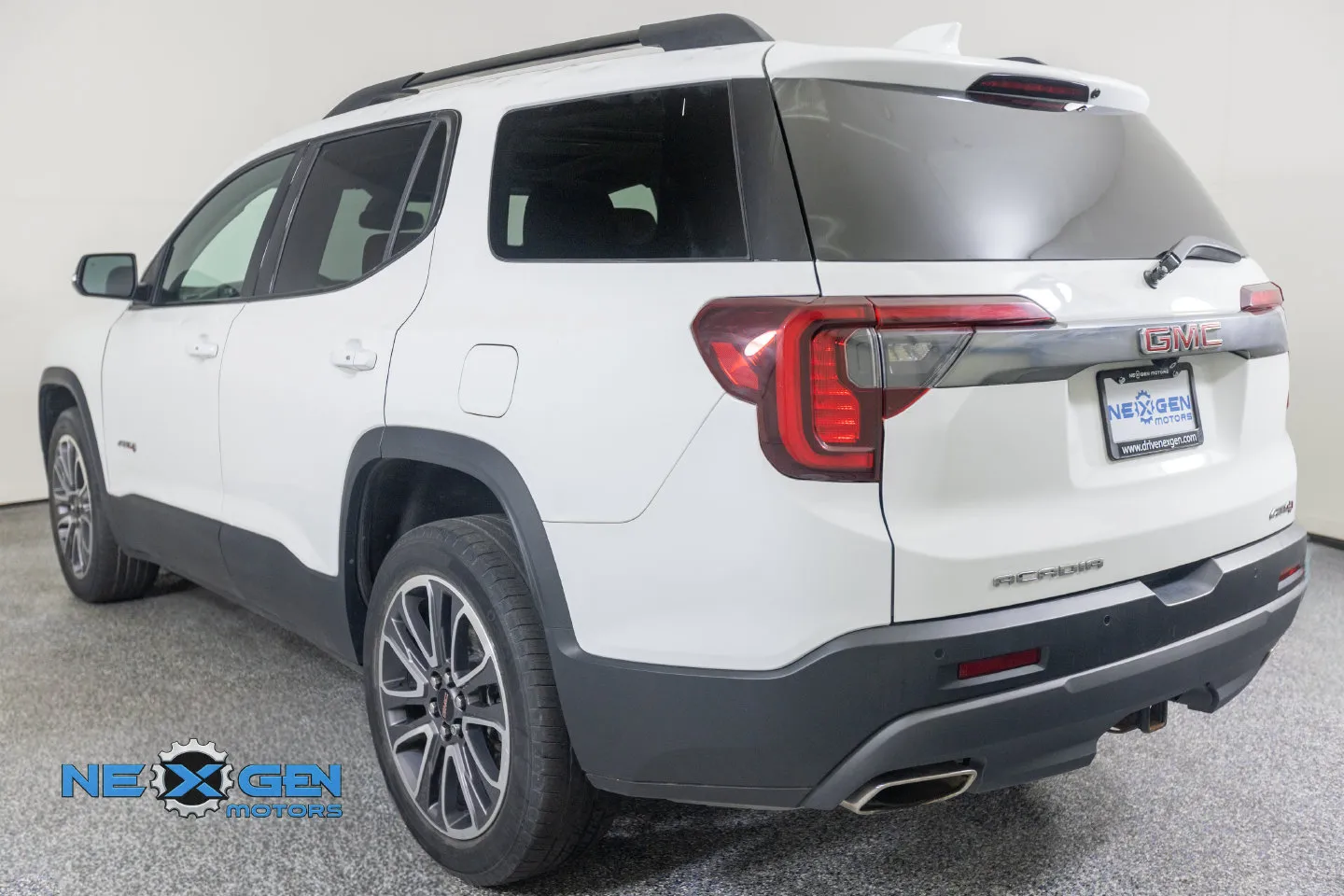 GMC Acadia photo 30