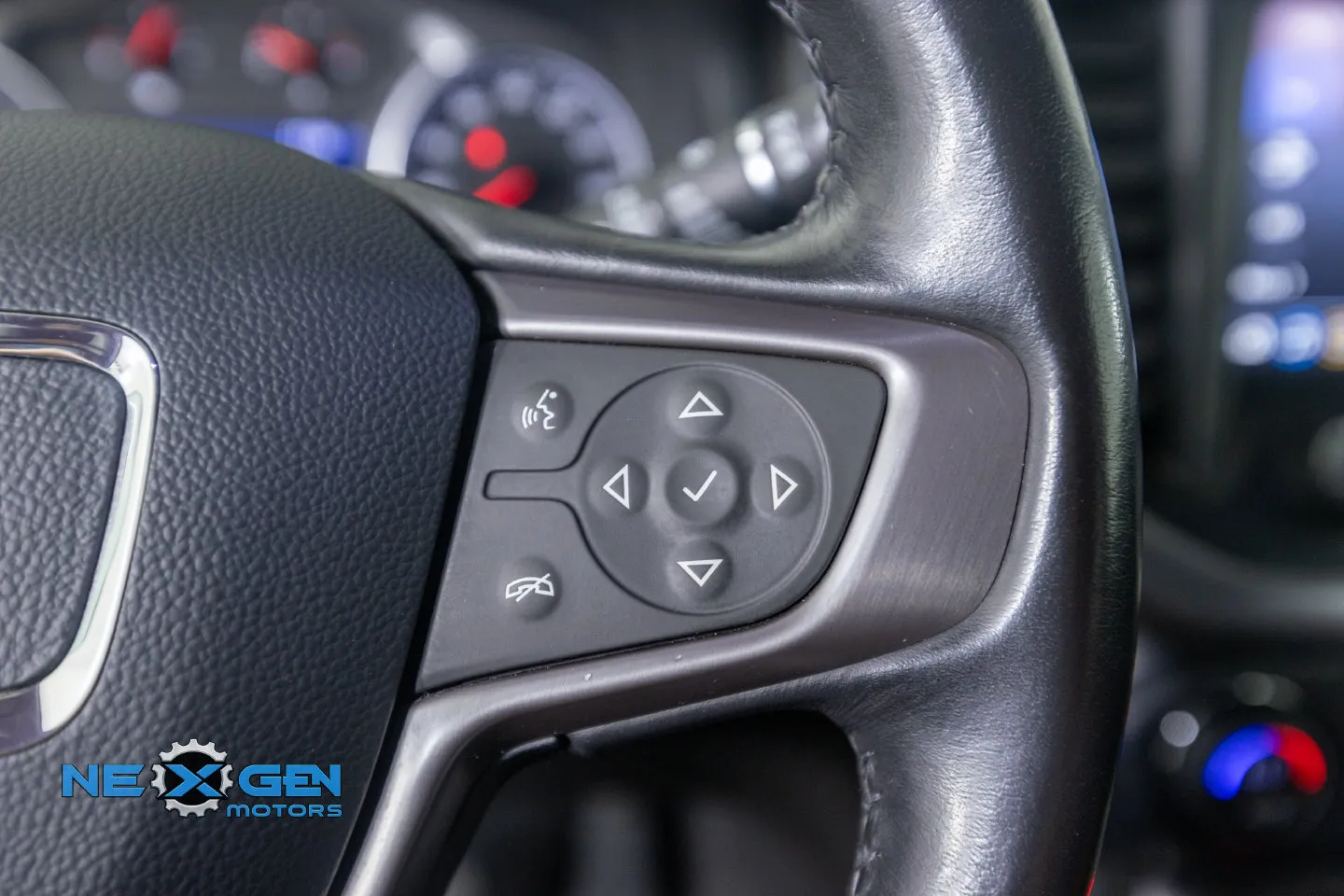 GMC Acadia photo 18