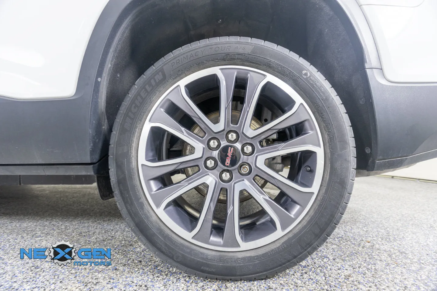GMC Acadia photo 48