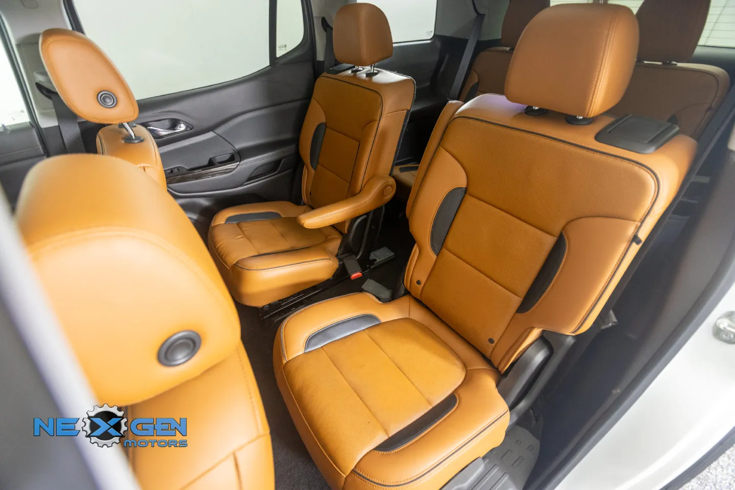 GMC Acadia photo 36