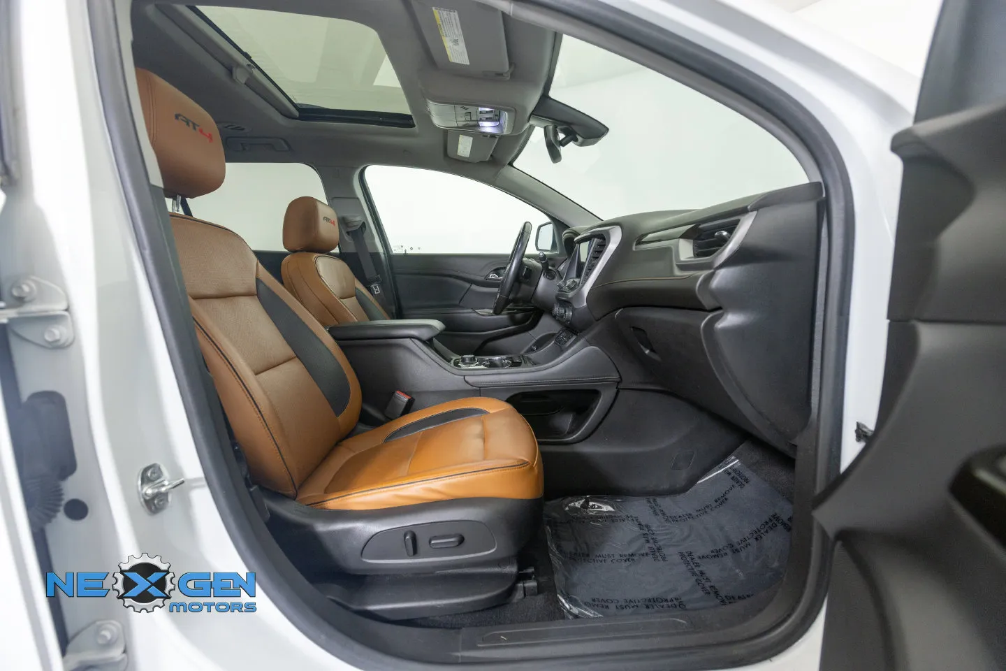 GMC Acadia photo 8