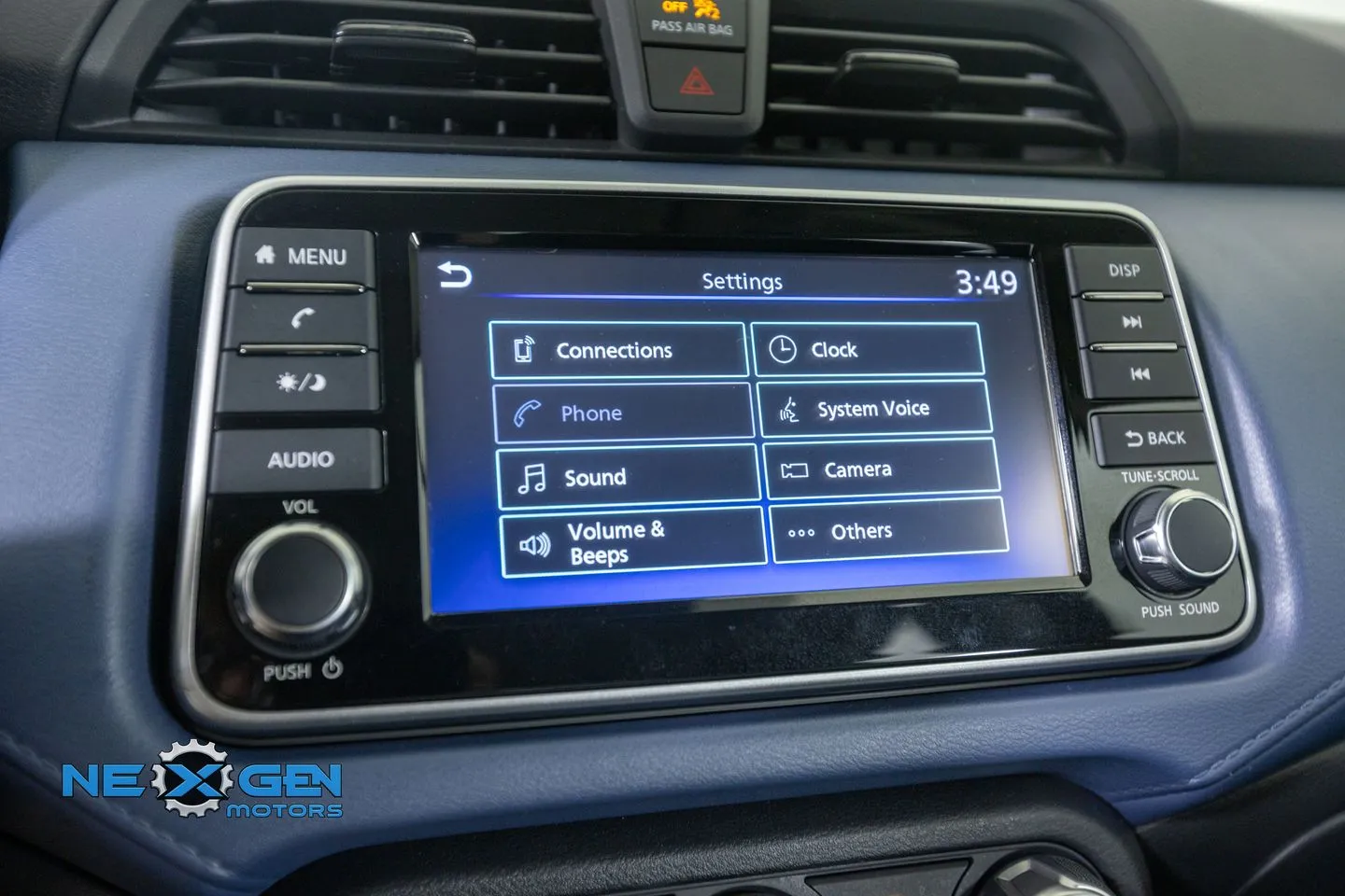 Nissan Versa photo 21