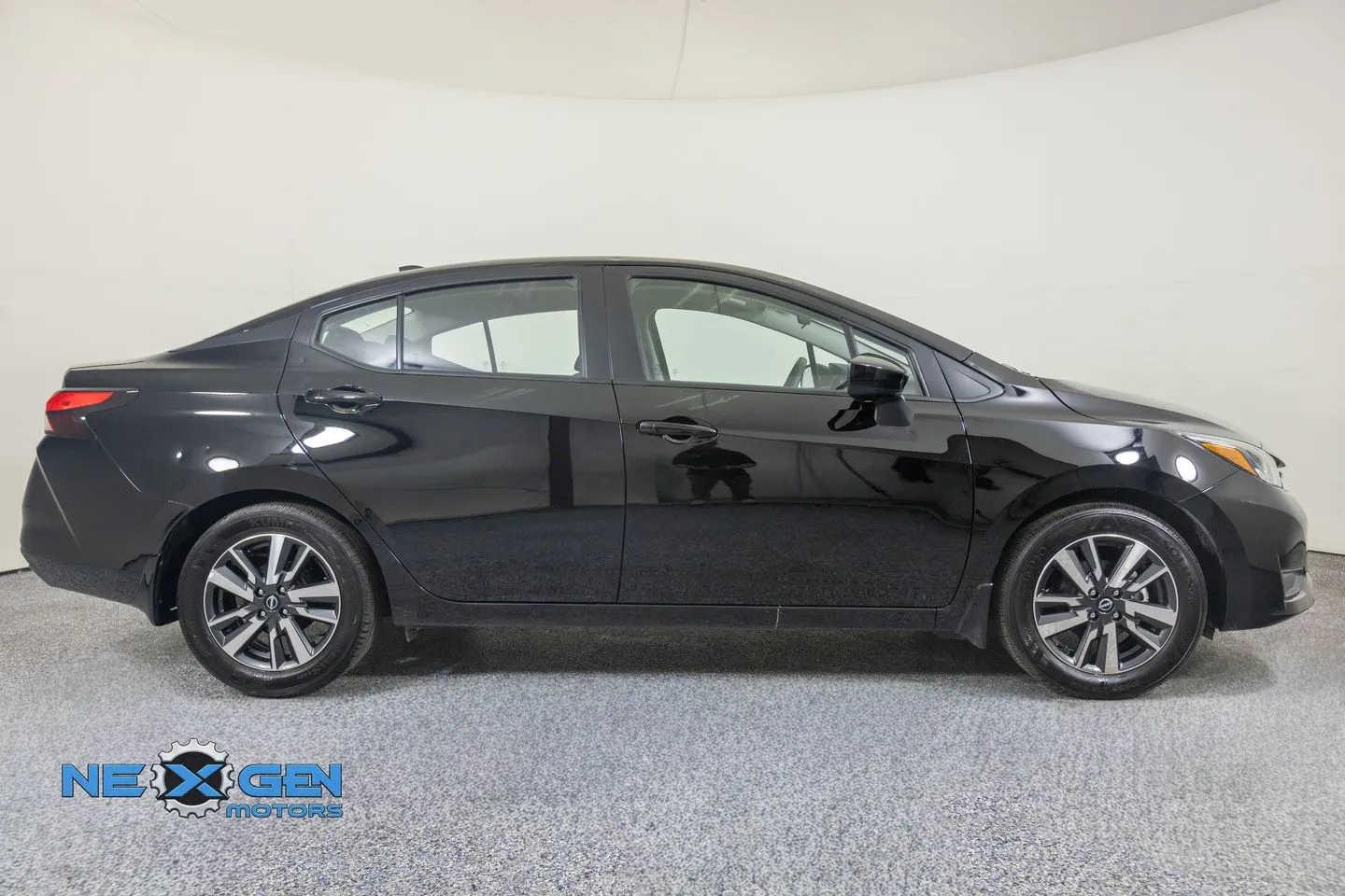 Nissan Versa photo 35