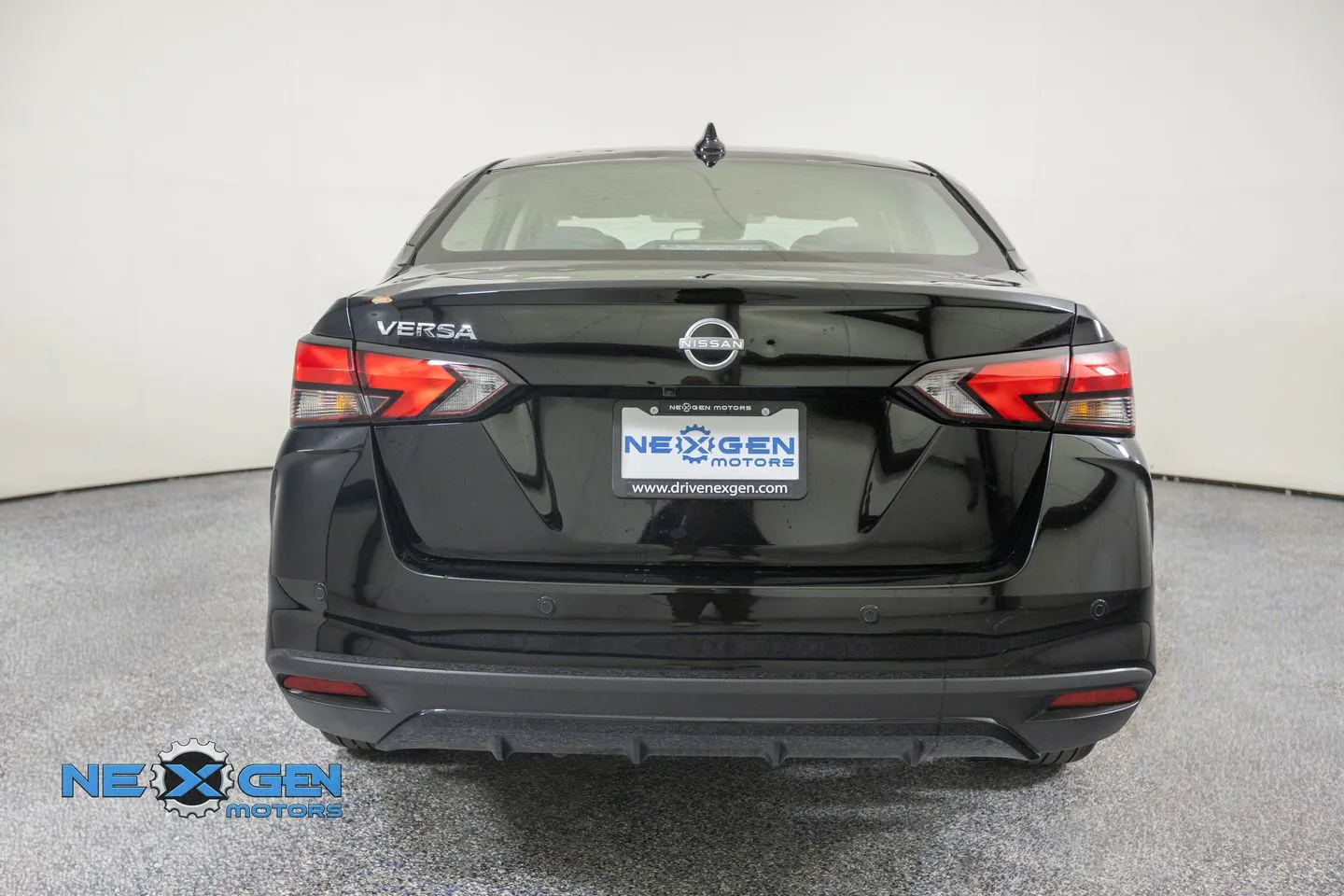 Nissan Versa photo 33