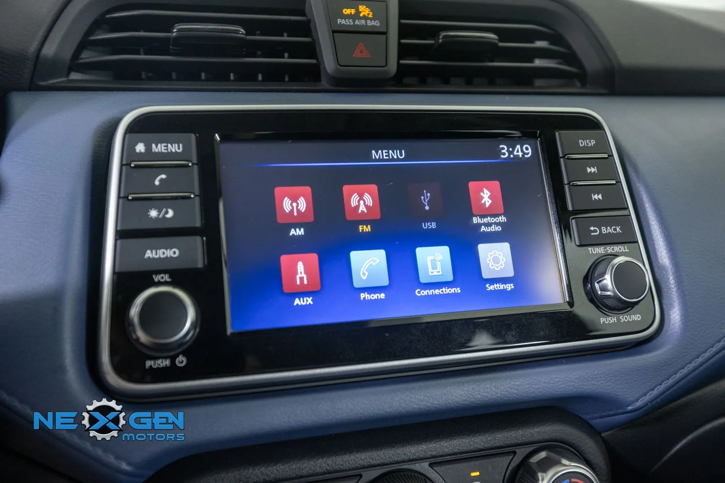 Nissan Versa photo 20