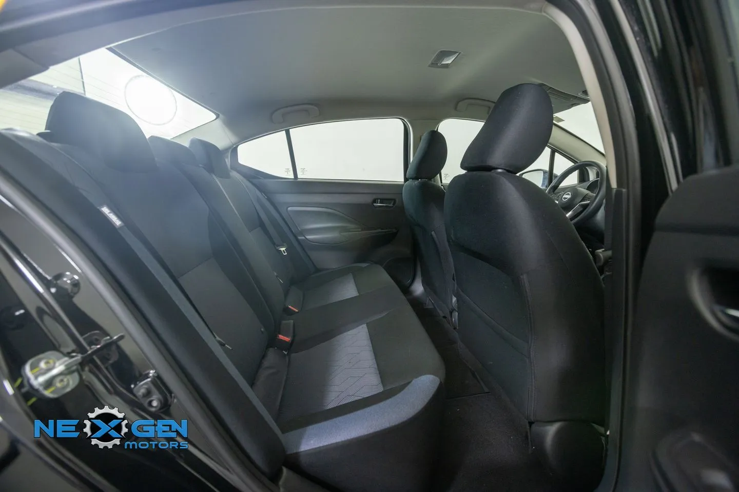 Nissan Versa photo 38