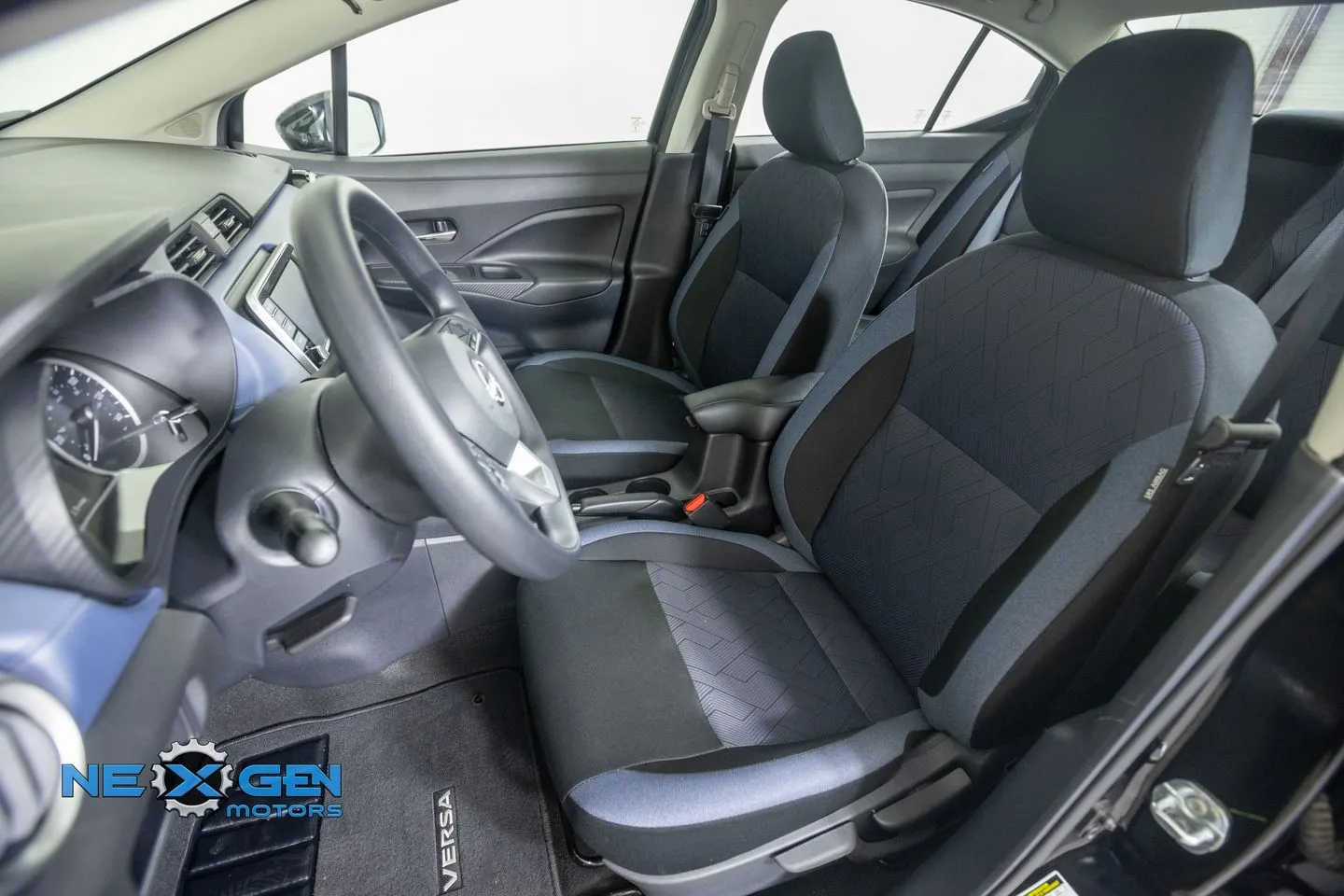 Nissan Versa photo 25
