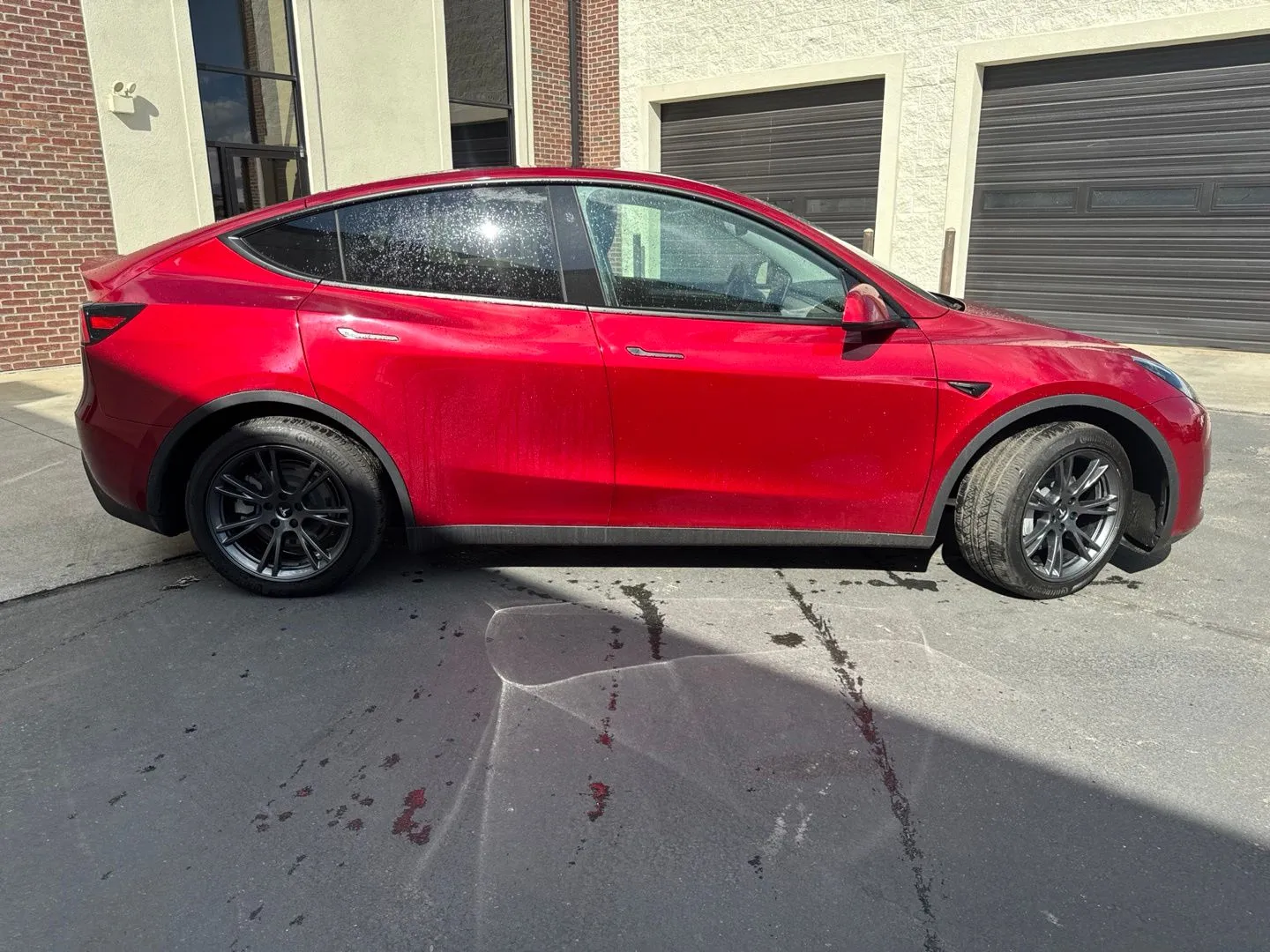 Tesla Model Y photo 9
