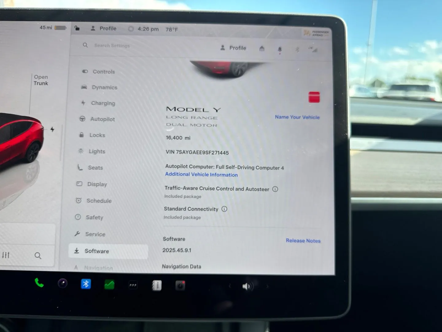 Tesla Model Y photo 26