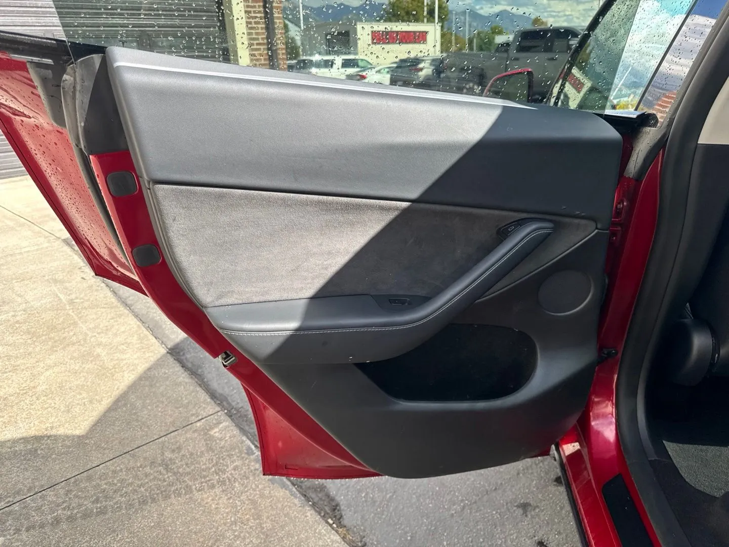 Tesla Model Y photo 18