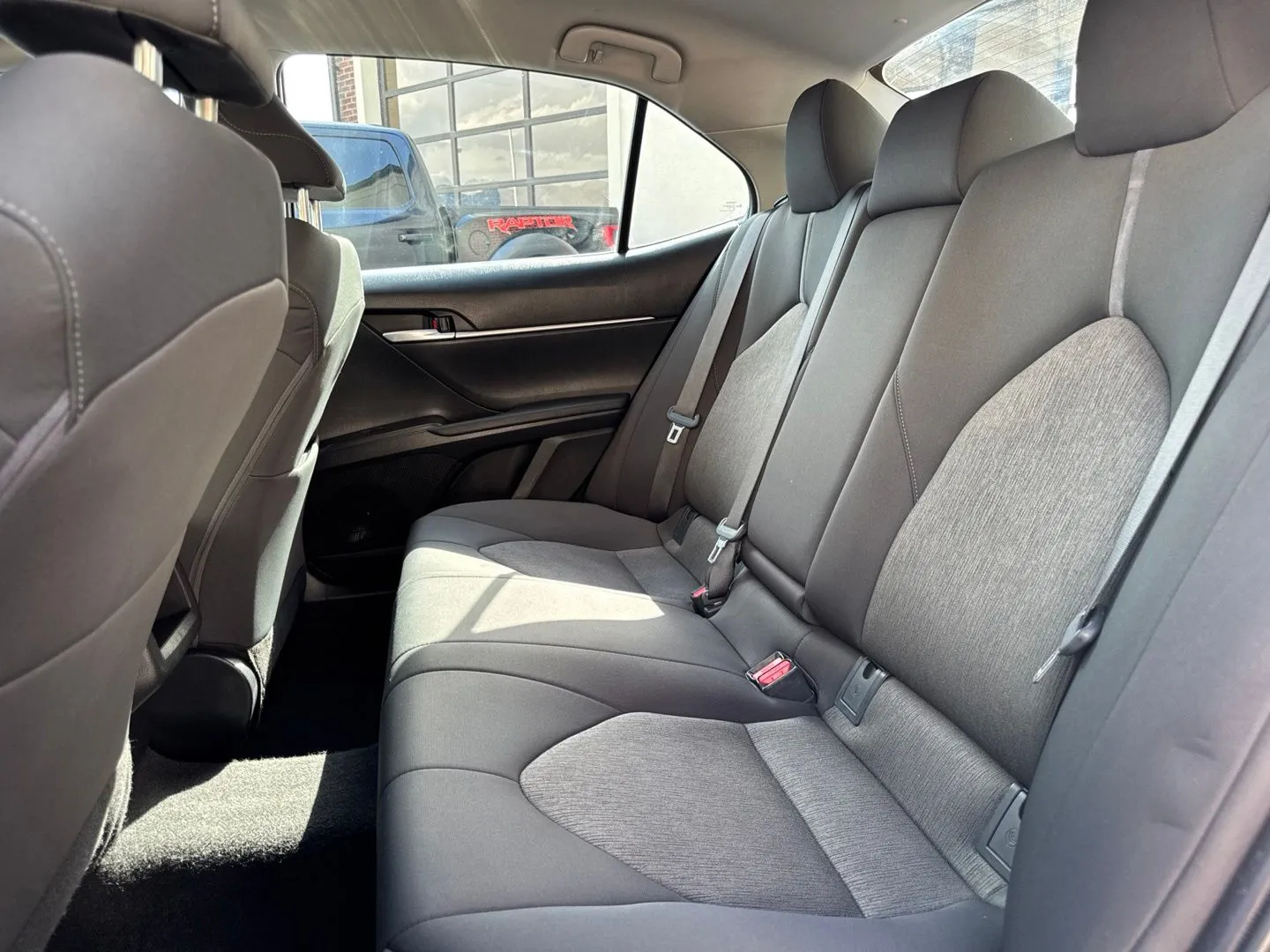Toyota Camry photo 16