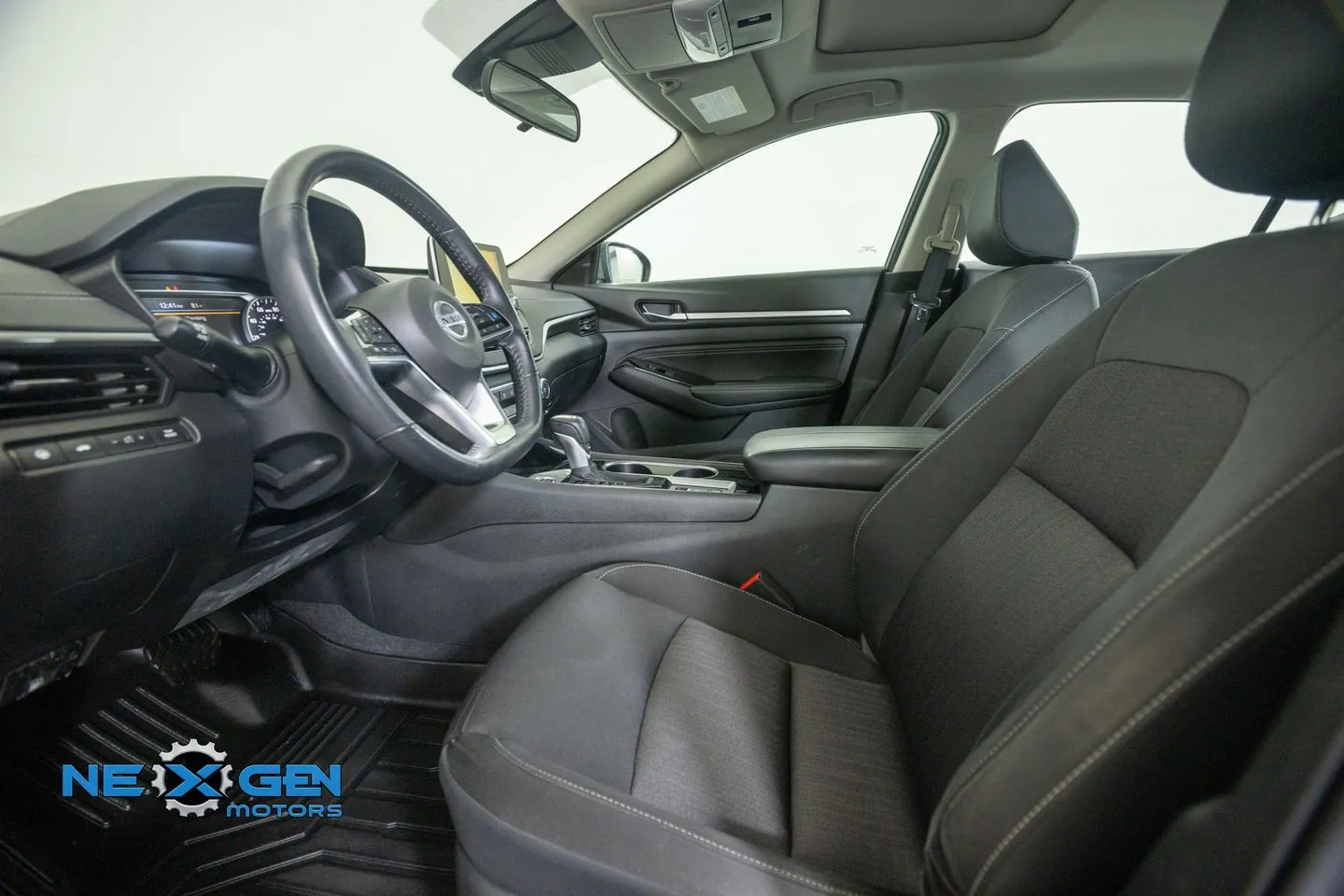 Nissan Altima photo 13